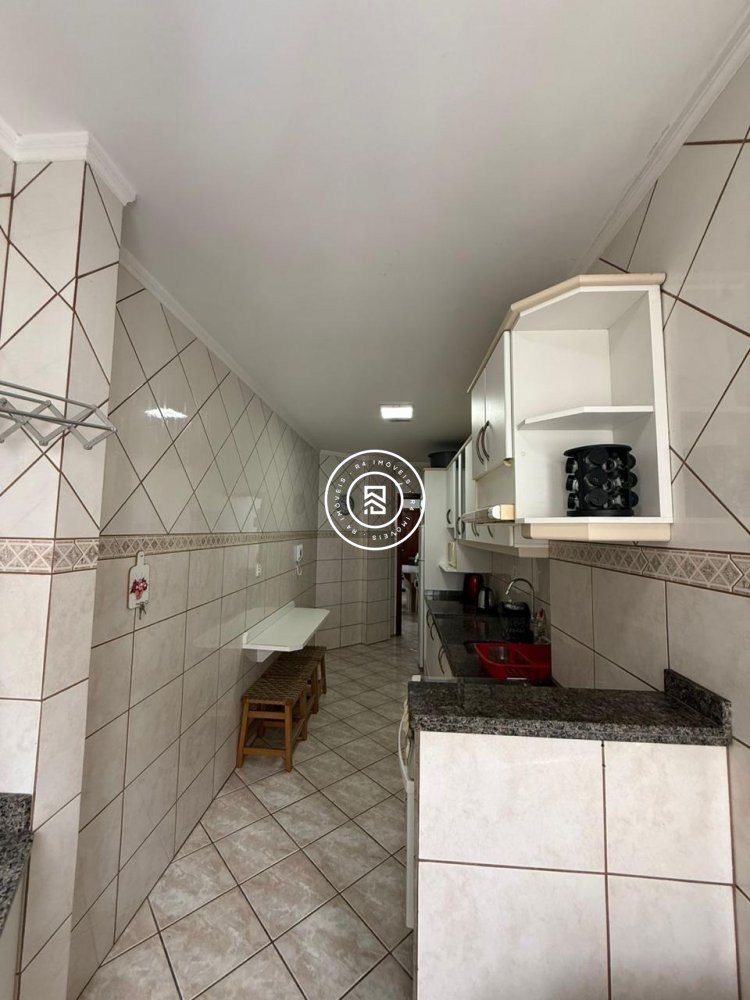 Apartamento a 70m do mar, excelente localiza��o