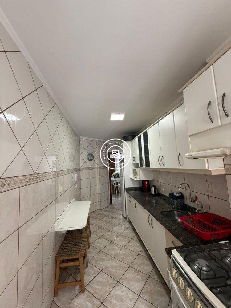 Apartamento a 70m do mar, excelente localiza��o