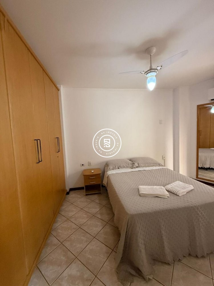 Apartamento a 70m do mar, excelente localiza��o