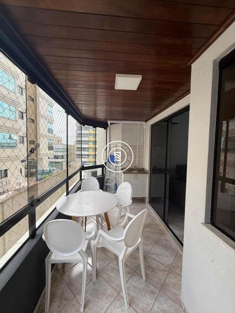 Apartamento a 70m do mar, excelente localiza��o