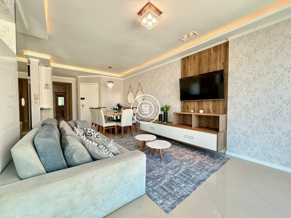 Apartamento mobiliado na Meia Praia