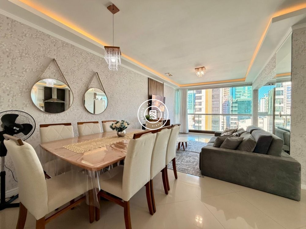 Apartamento mobiliado na Meia Praia