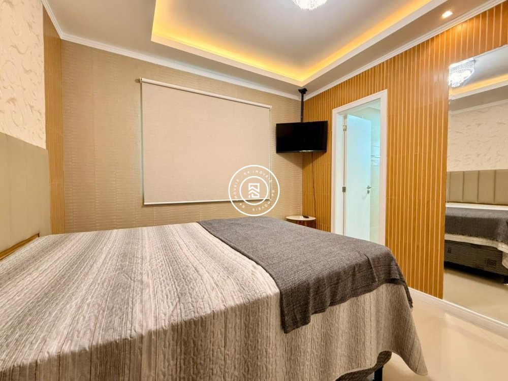 Apartamento mobiliado na Meia Praia