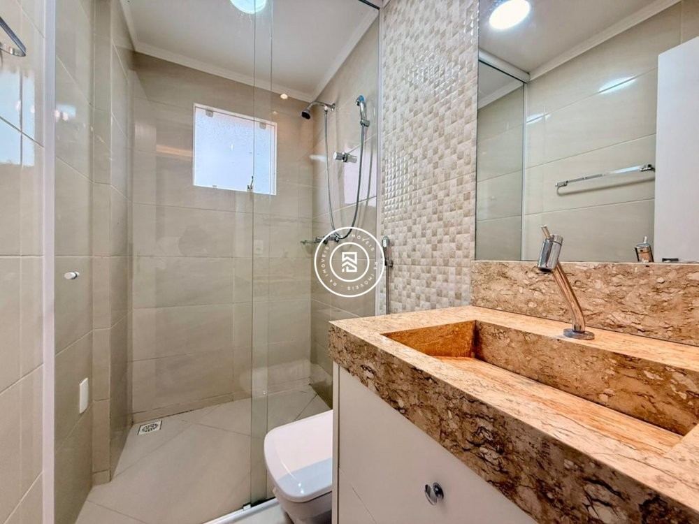 Apartamento mobiliado na Meia Praia