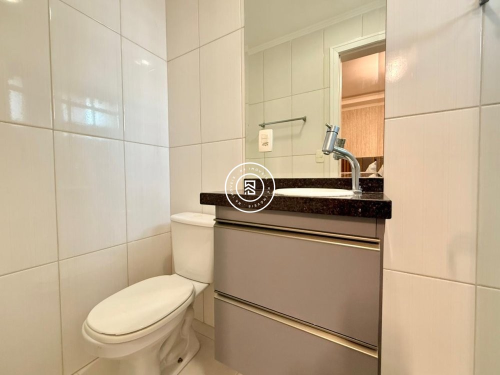 Apartamento mobiliado na Meia Praia