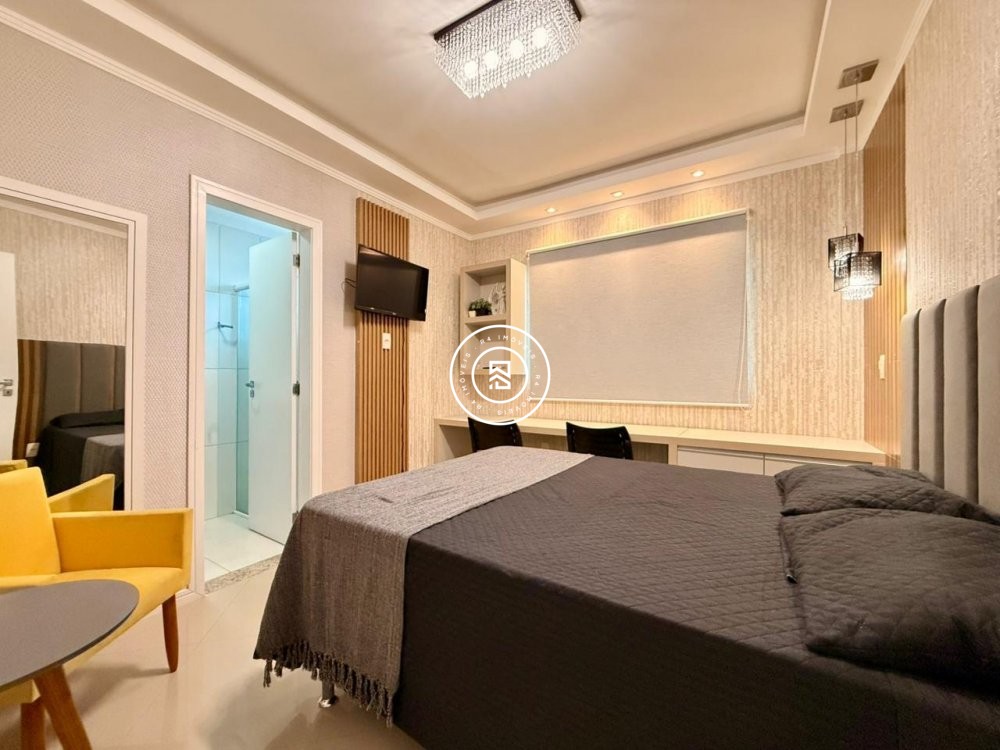 Apartamento mobiliado na Meia Praia