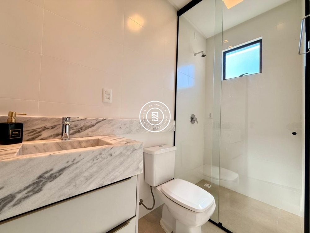 Apartamento mobiliado e decorado na Meia Praia