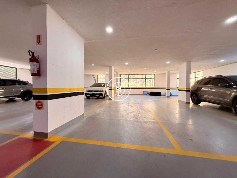 Apartamento mobiliado e decorado na Meia Praia