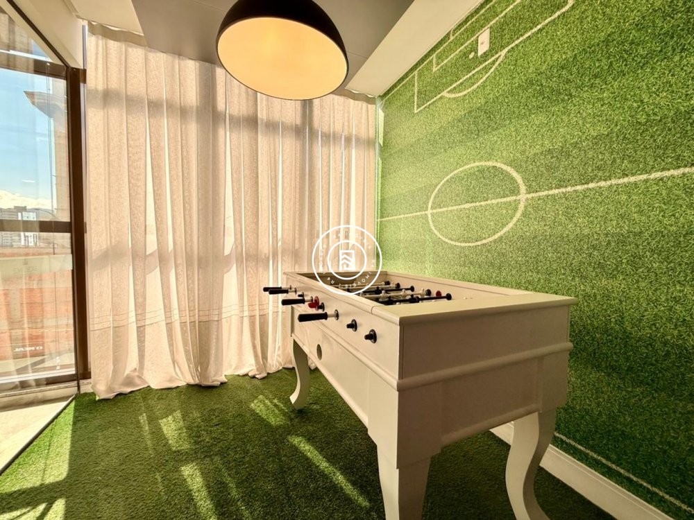 Apartamento mobiliado e decorado na Meia Praia