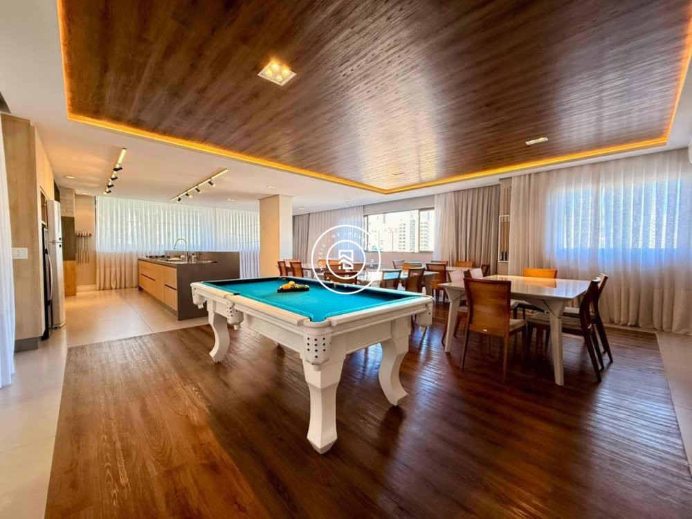 Apartamento mobiliado e decorado na Meia Praia