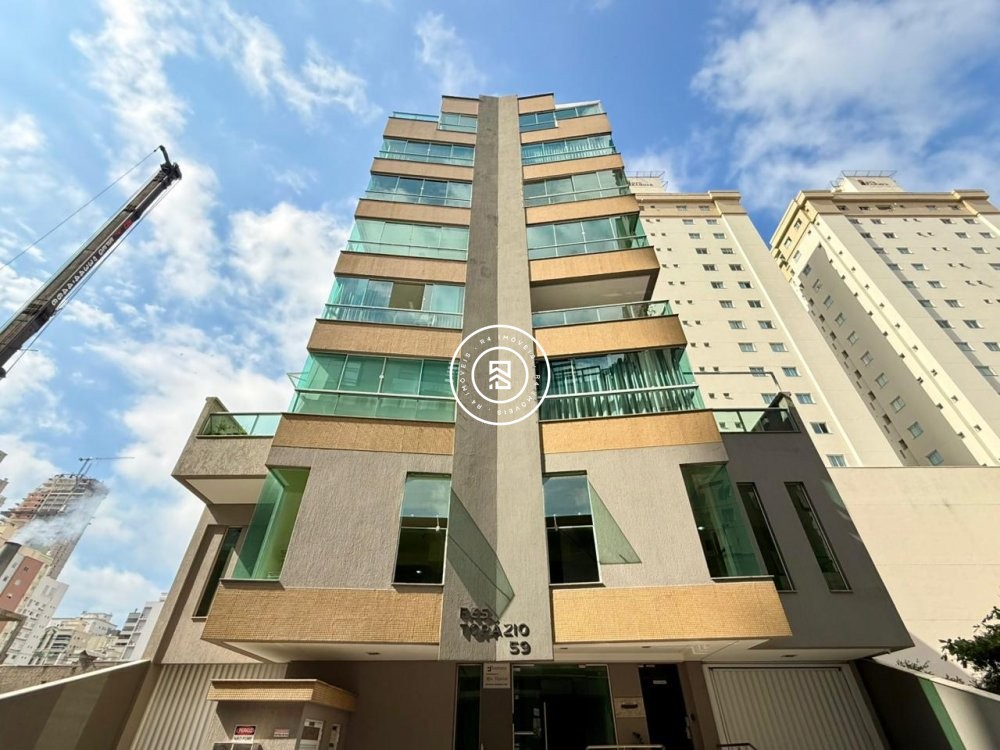 Apartamento mobiliado na Meia Praia