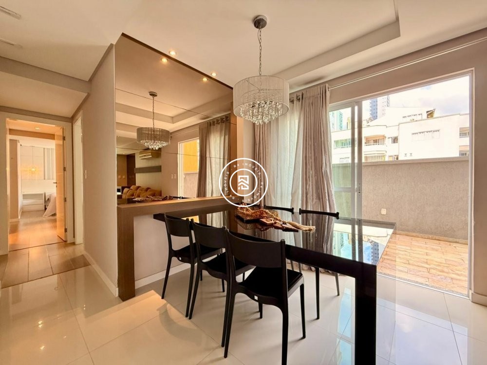 Apartamento mobiliado na Meia Praia