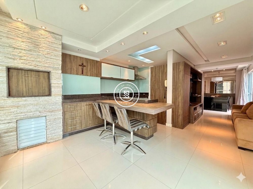 Apartamento mobiliado na Meia Praia