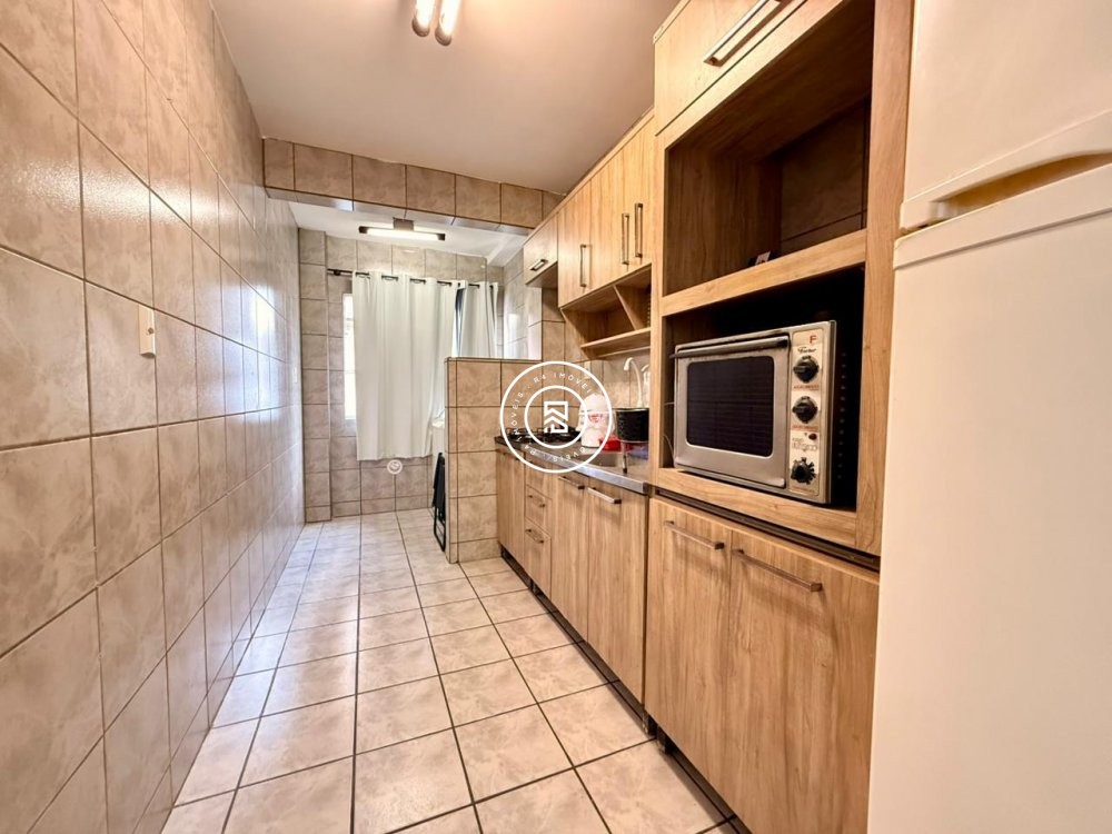 Apartamento mobiliado na Meia Praia