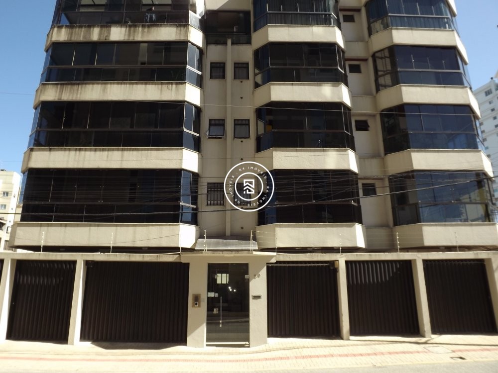 Apto amplo, luminoso e ventilado; Ideal para morar