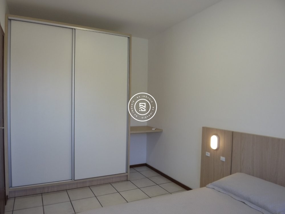 Apto amplo, luminoso e ventilado; Ideal para morar