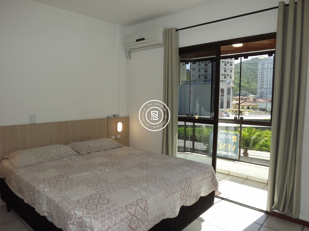 Apto amplo, luminoso e ventilado; Ideal para morar