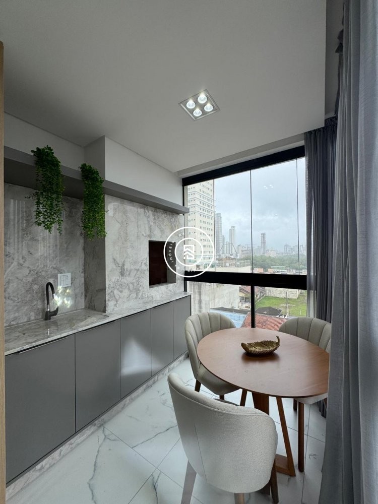 Apartamento finamente mobiliado