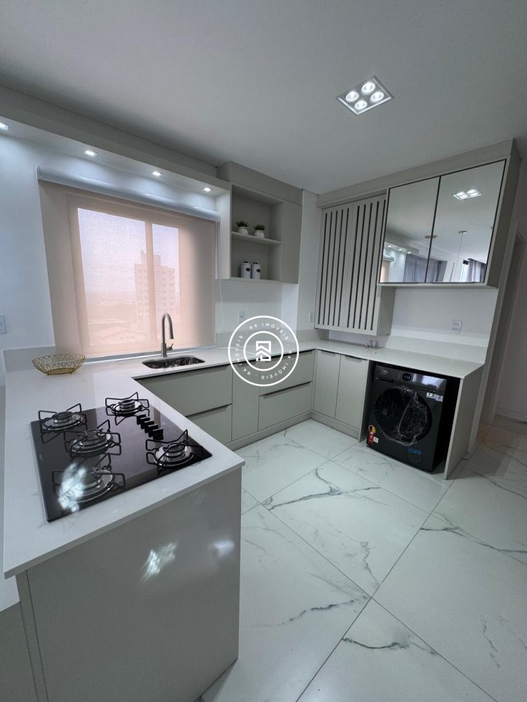 Apartamento finamente mobiliado
