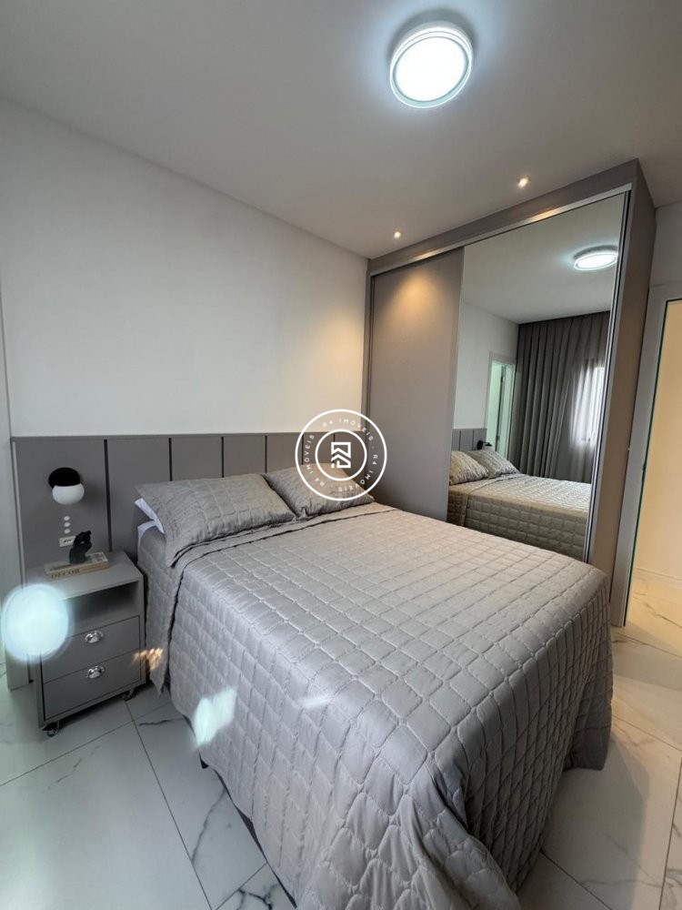 Apartamento finamente mobiliado