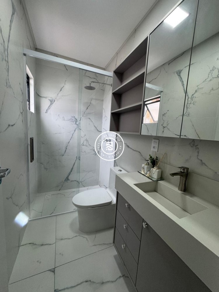 Apartamento finamente mobiliado