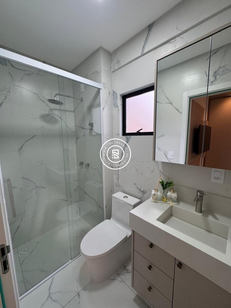 Apartamento finamente mobiliado