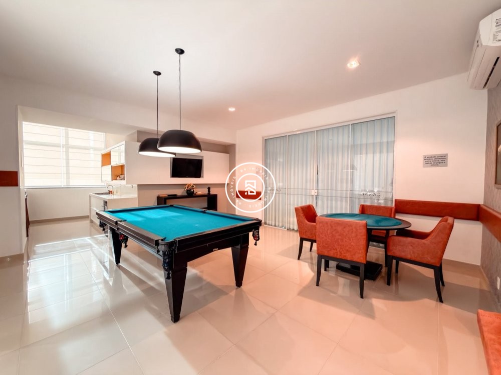 Excelente apartamento na Meia Praia