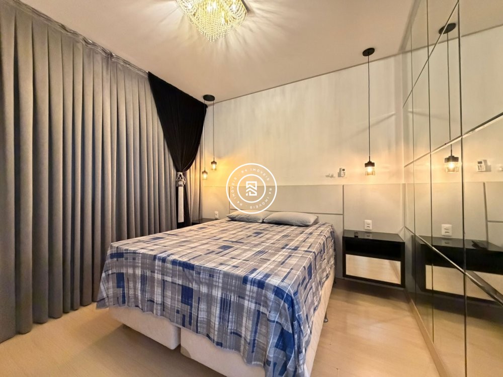 Excelente apartamento na Meia Praia
