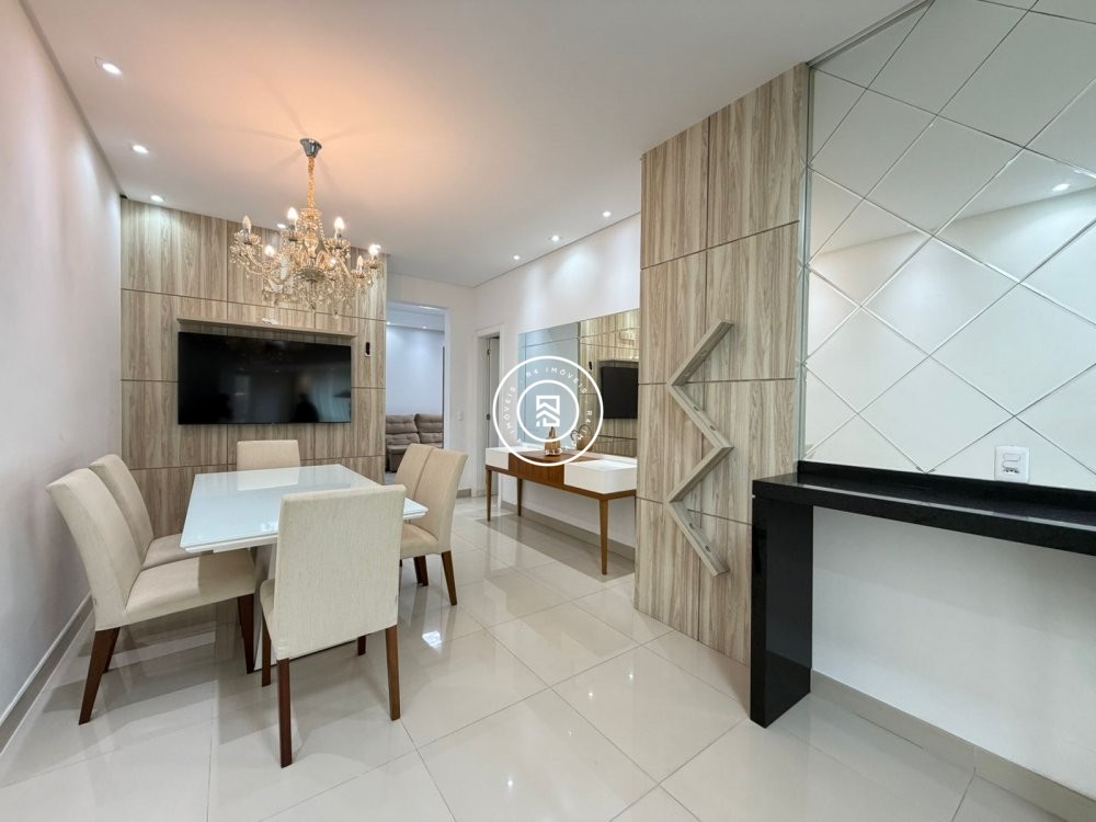 Excelente apartamento na Meia Praia
