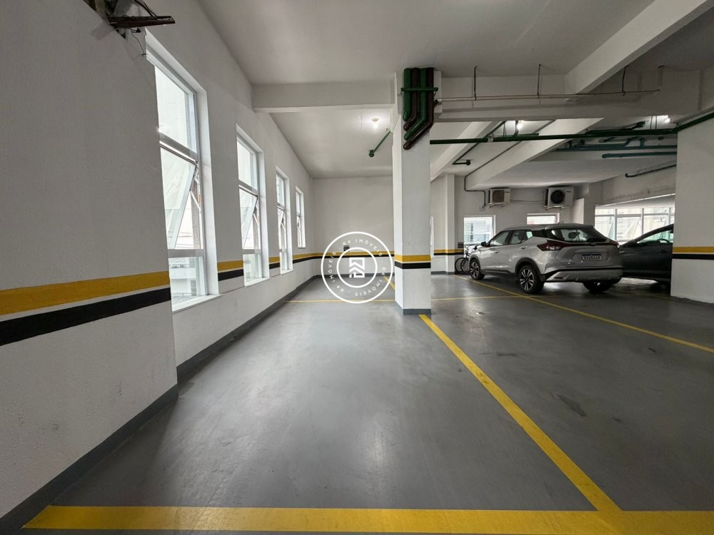 Excelente apartamento na Meia Praia