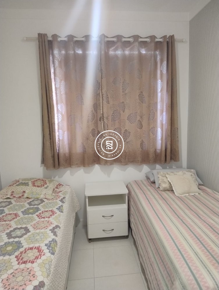 Apartamento mobiliado na Meia Praia