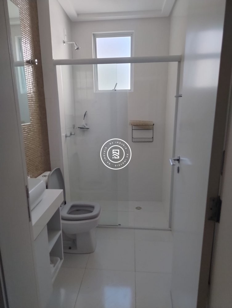 Apartamento mobiliado na Meia Praia