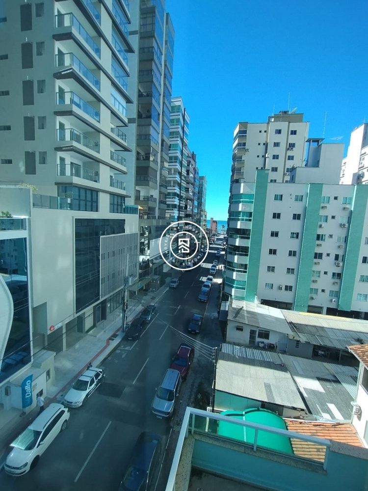Apartamento mobiliado na Meia Praia