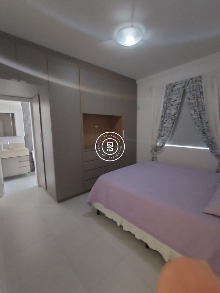 Apartamento mobiliado na Meia Praia