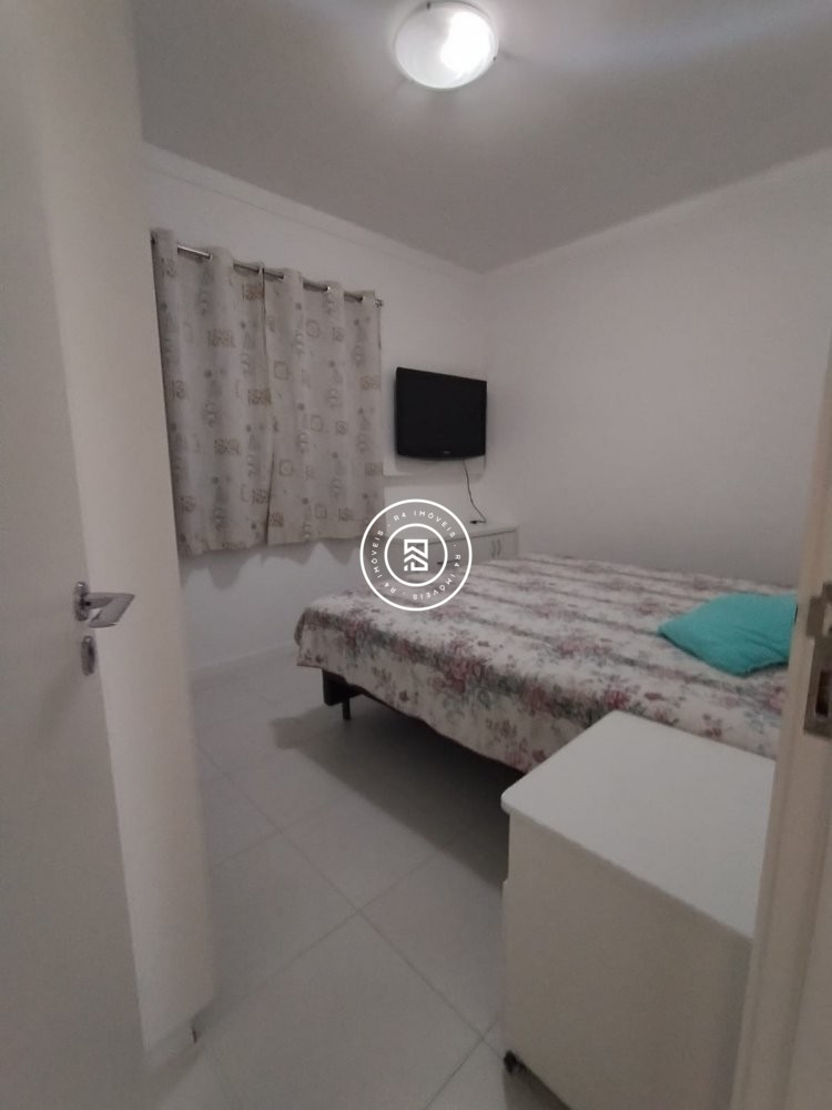Apartamento mobiliado na Meia Praia
