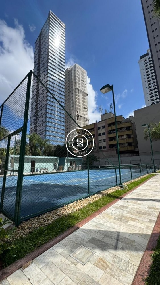 Apartamento luxuoso na Meia Praia