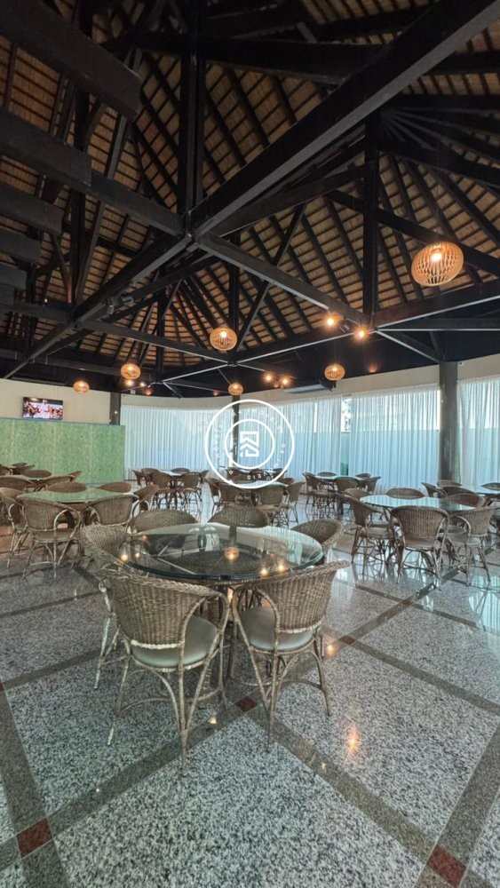 Apartamento luxuoso na Meia Praia