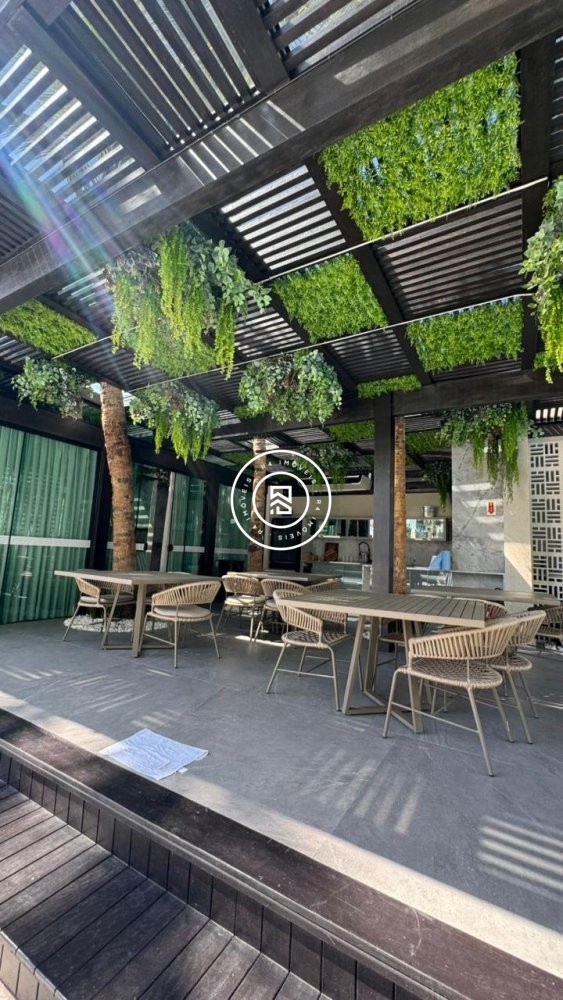 Apartamento luxuoso na Meia Praia