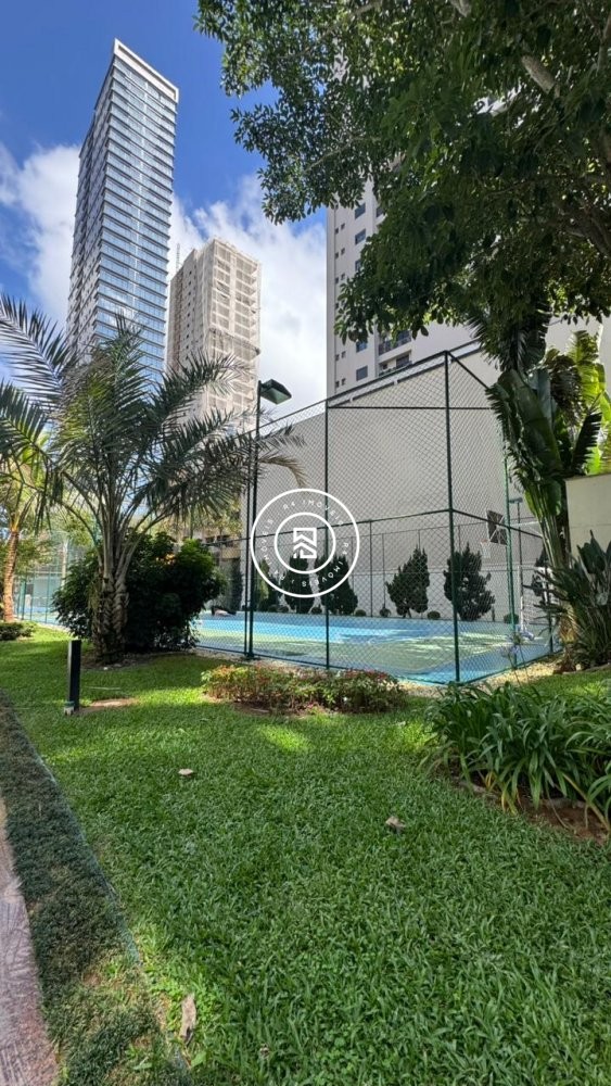 Apartamento luxuoso na Meia Praia