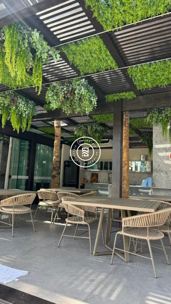 Apartamento luxuoso na Meia Praia