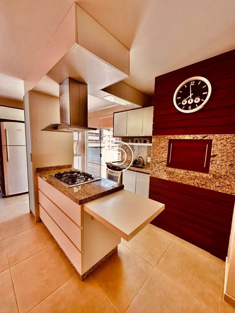 Apartamento mobiliado na Av Nereu Ramos