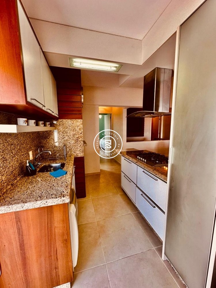Apartamento mobiliado na Av Nereu Ramos