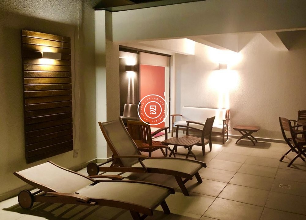 Apartamento mobiliado na Av Nereu Ramos