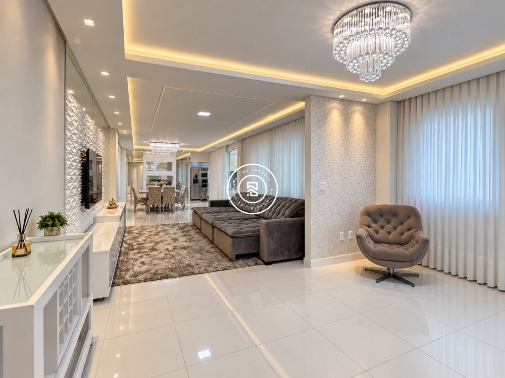 Apartamento mobiliado na Meia Praia