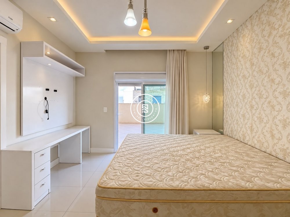 Apartamento mobiliado na Meia Praia