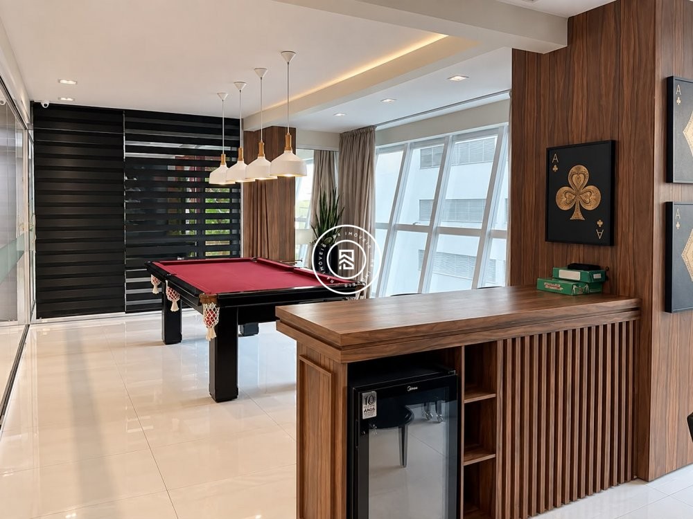 Apartamento mobiliado na Meia Praia
