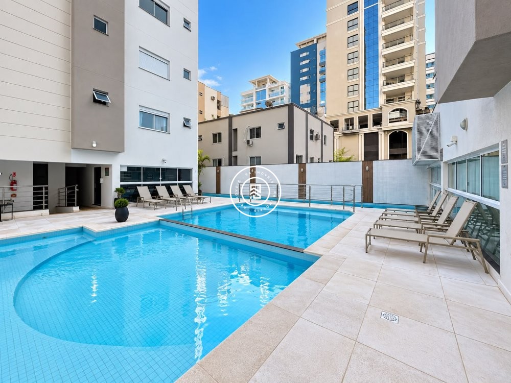 Apartamento mobiliado na Meia Praia